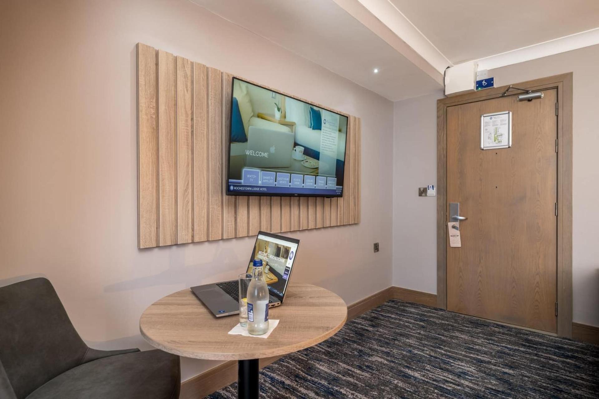 Rochestown Lodge Hotel ダン・レアリー エクステリア 写真
