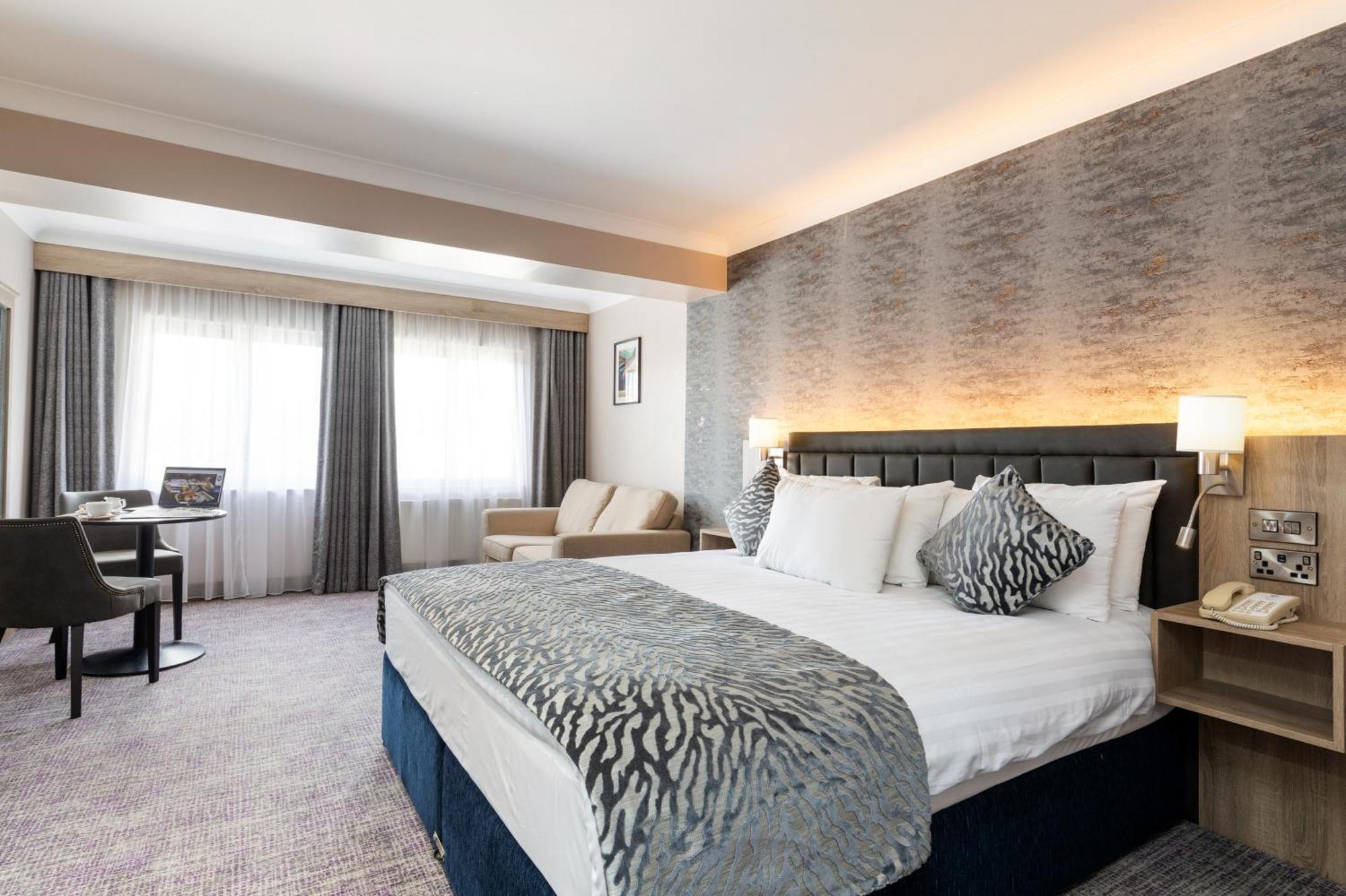 Rochestown Lodge Hotel ダン・レアリー エクステリア 写真