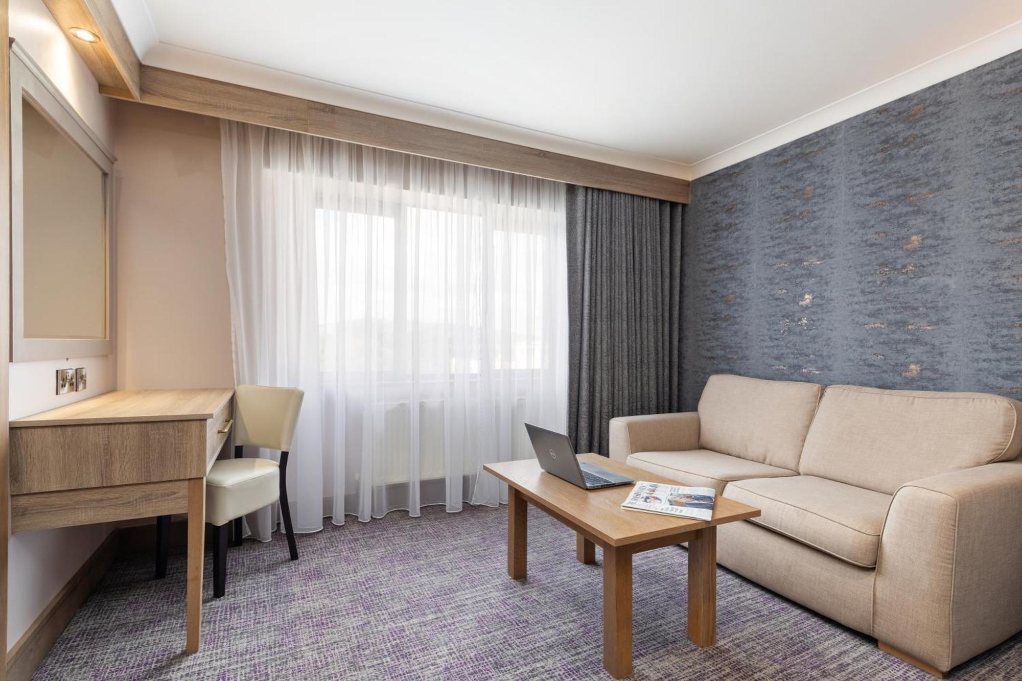 Rochestown Lodge Hotel ダン・レアリー エクステリア 写真