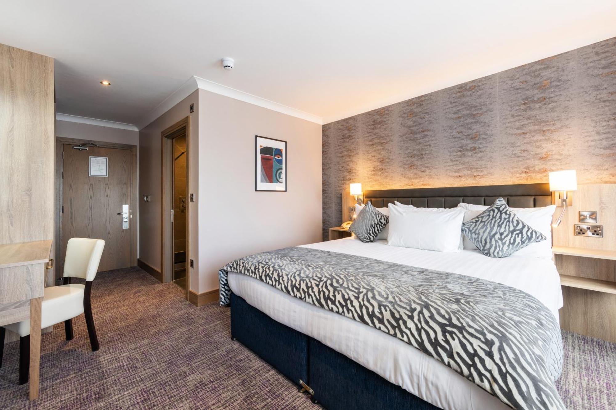 Rochestown Lodge Hotel ダン・レアリー エクステリア 写真