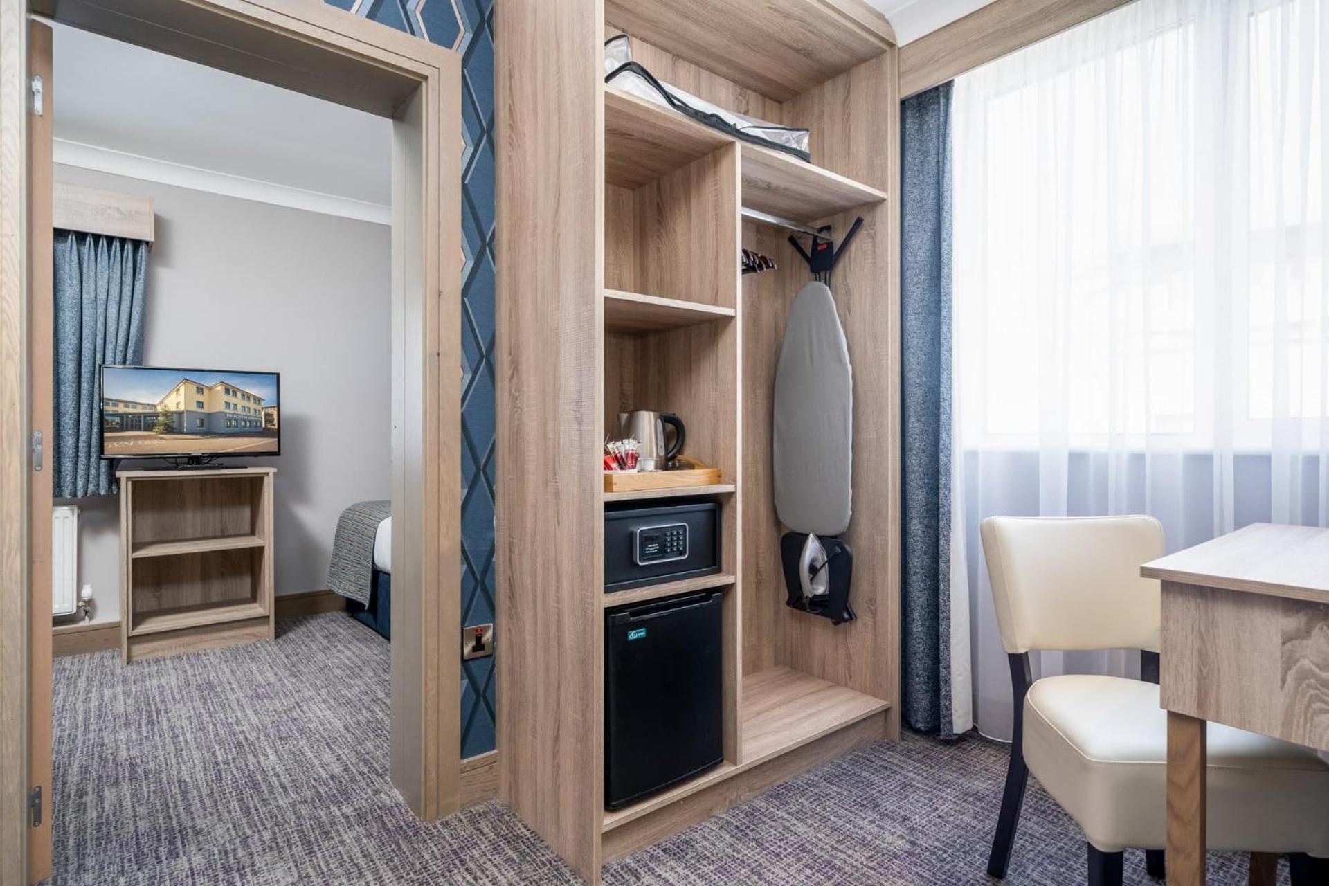 Rochestown Lodge Hotel ダン・レアリー エクステリア 写真