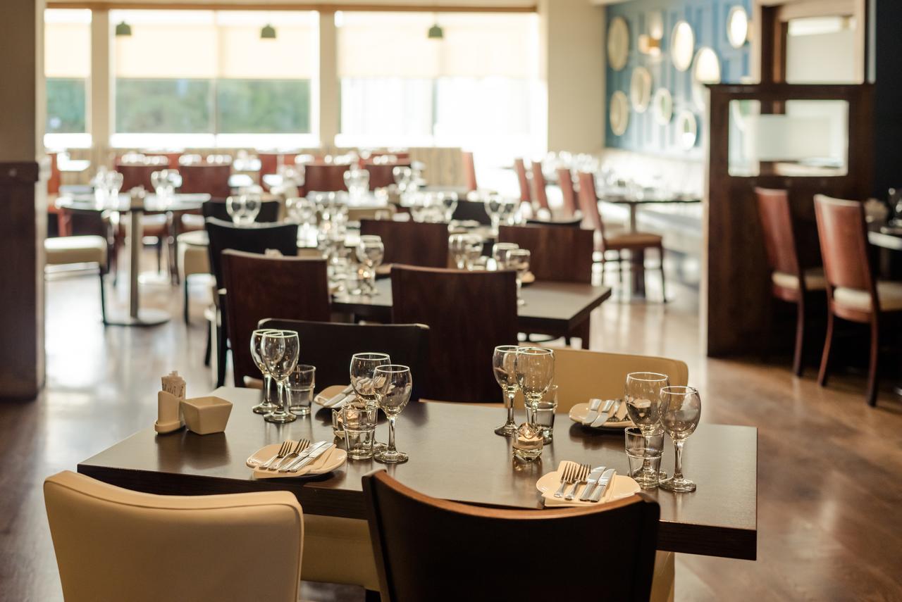 Rochestown Lodge Hotel ダン・レアリー エクステリア 写真