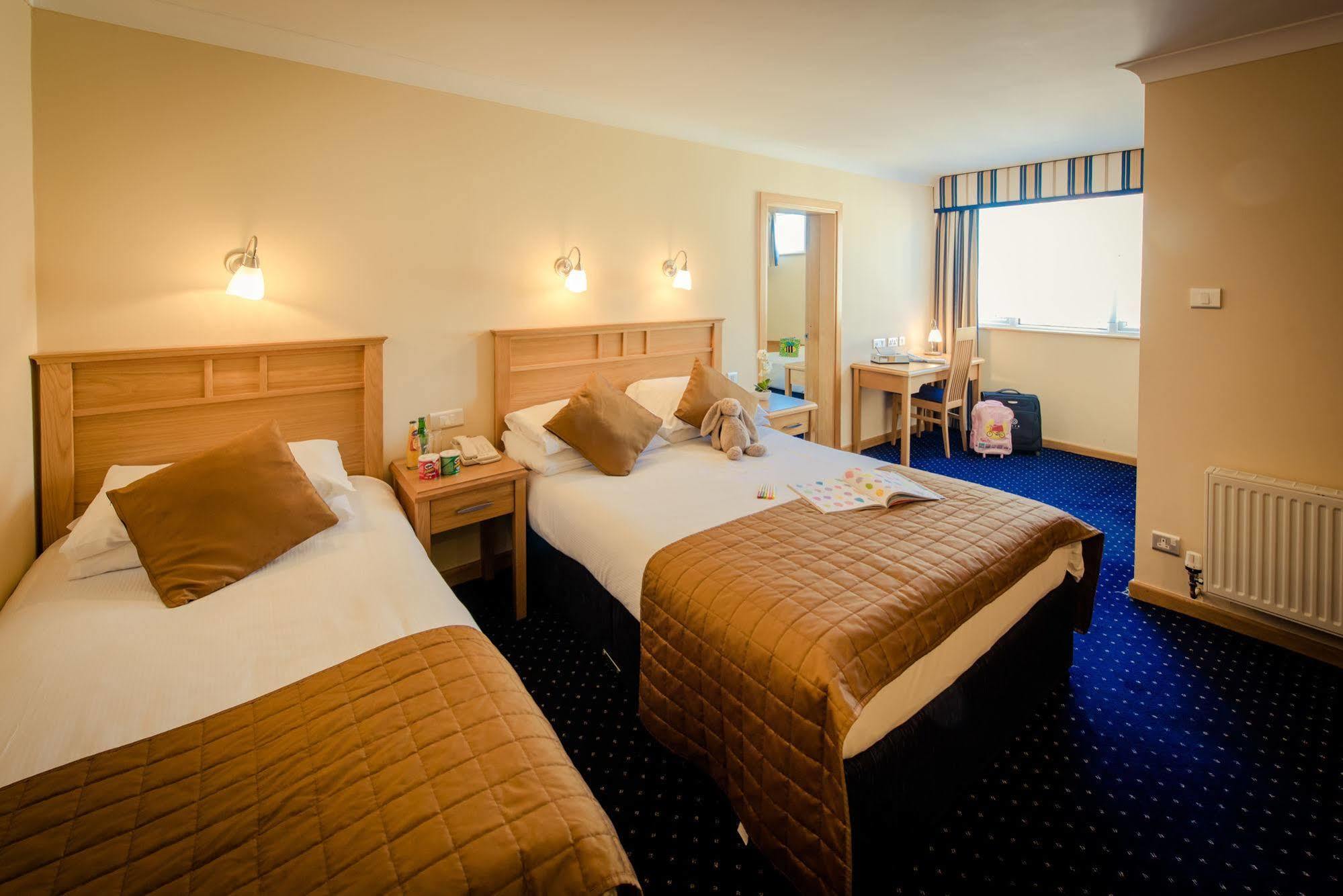Rochestown Lodge Hotel ダン・レアリー エクステリア 写真